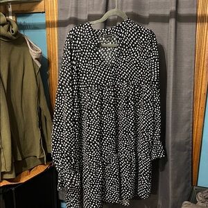 Coco + Carmen Black and White Patterned dress
